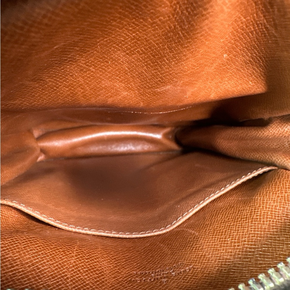 Louis Vuitton Black and Brown Monogram Messenger Bag - Picture 7 of 8